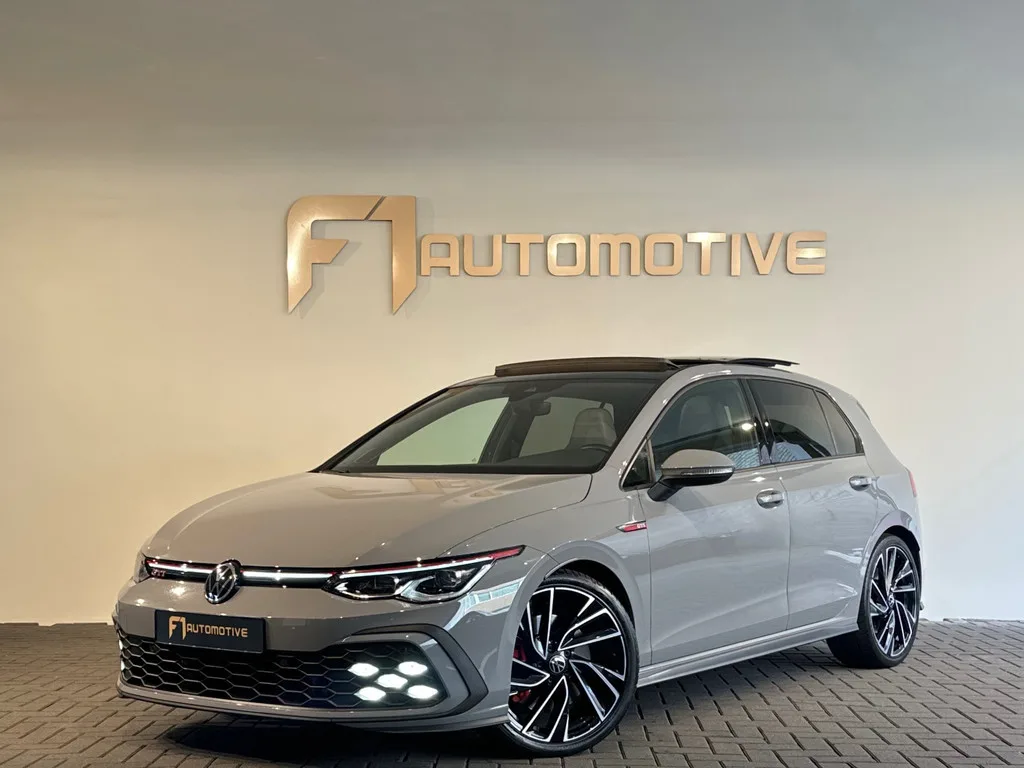 Volkswagen Golf (2021) — foto 1