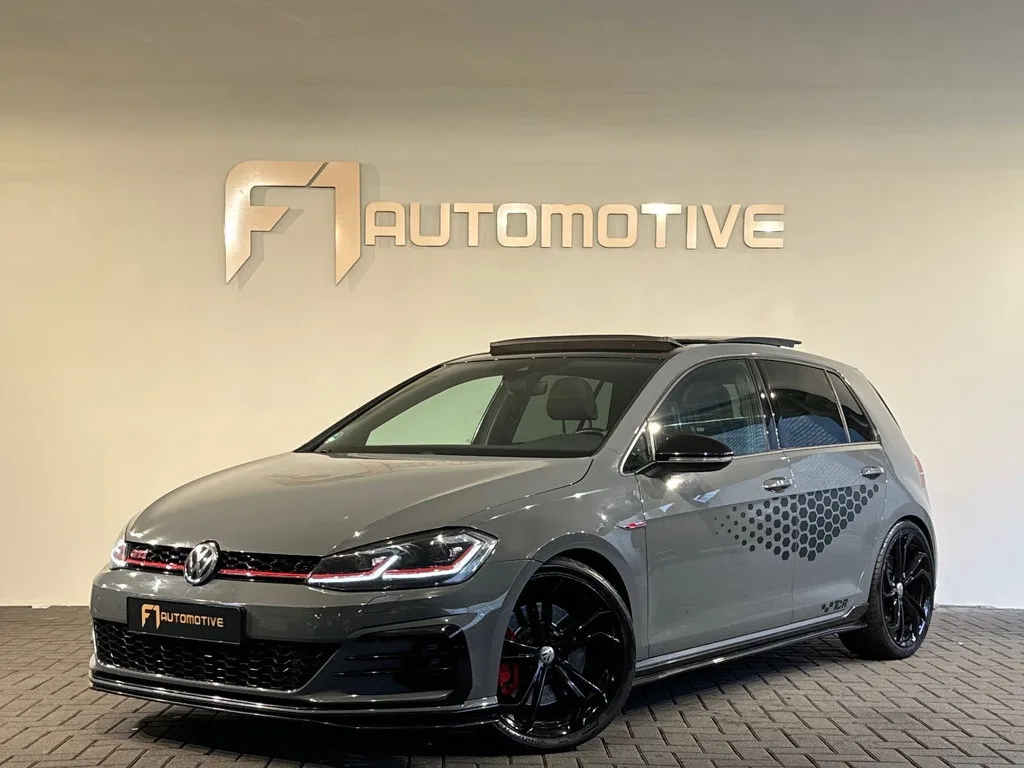 Volkswagen Golf (2019) — foto 1