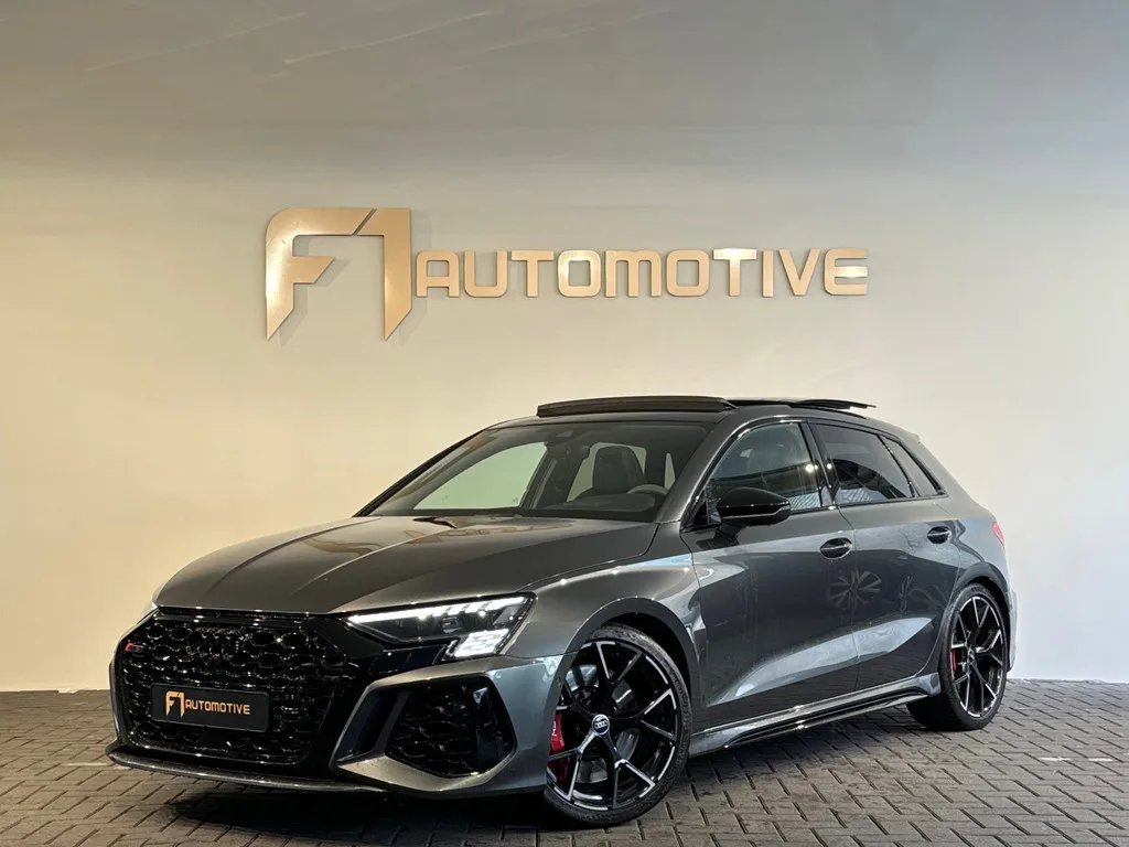 Audi RS3 (2022) — foto 1