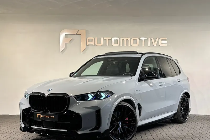 BMW X5 (2023)