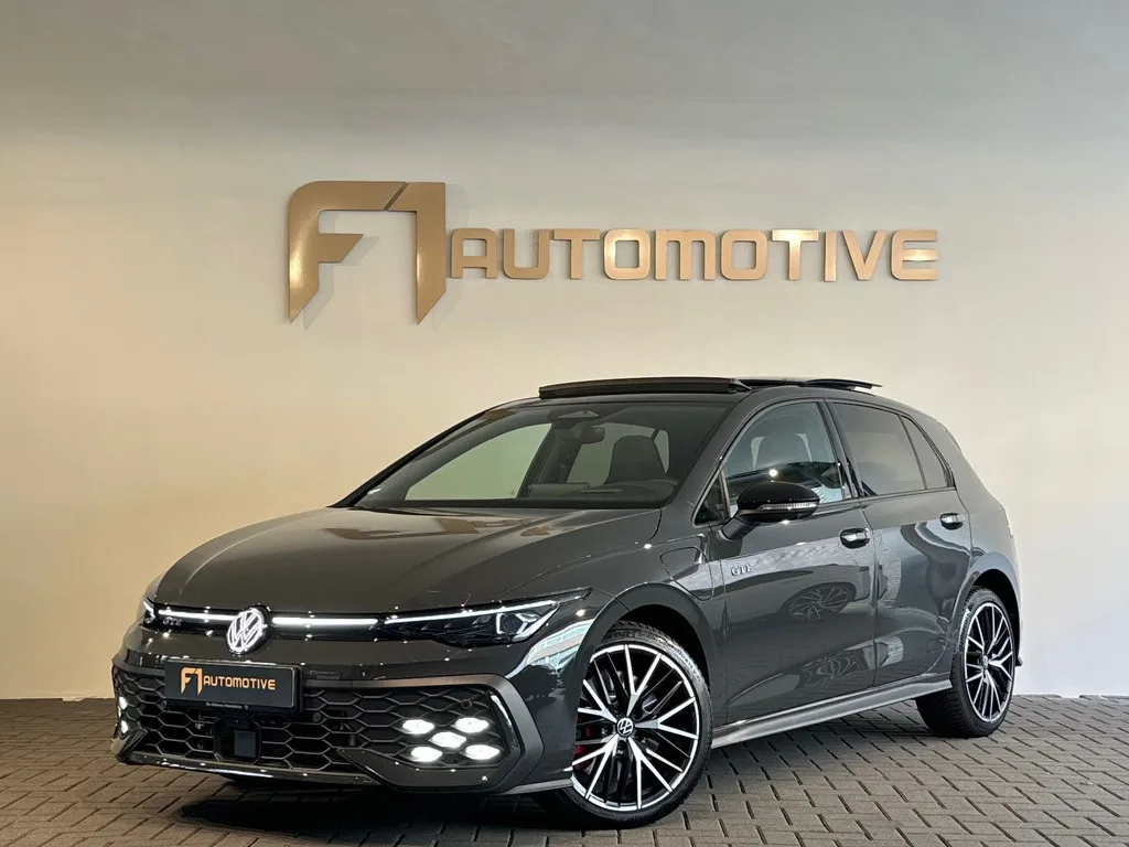 Volkswagen Golf (2025) — foto 1