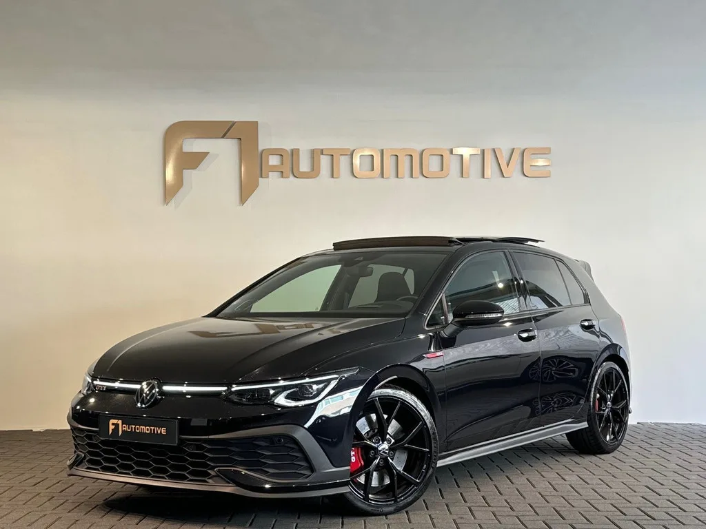 Volkswagen Golf (2022) — foto 1