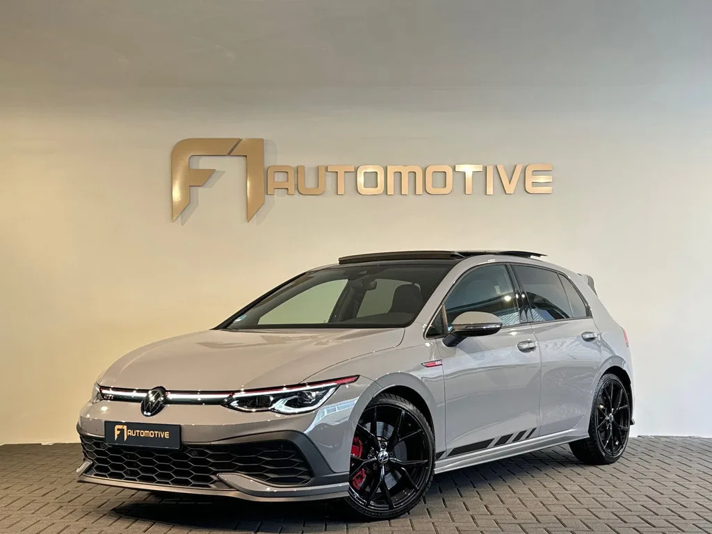 Volkswagen Golf (2024) — foto 1
