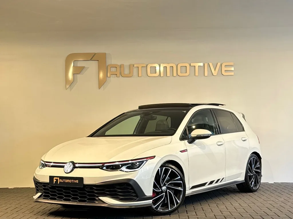 Volkswagen Golf (2021) — foto 1