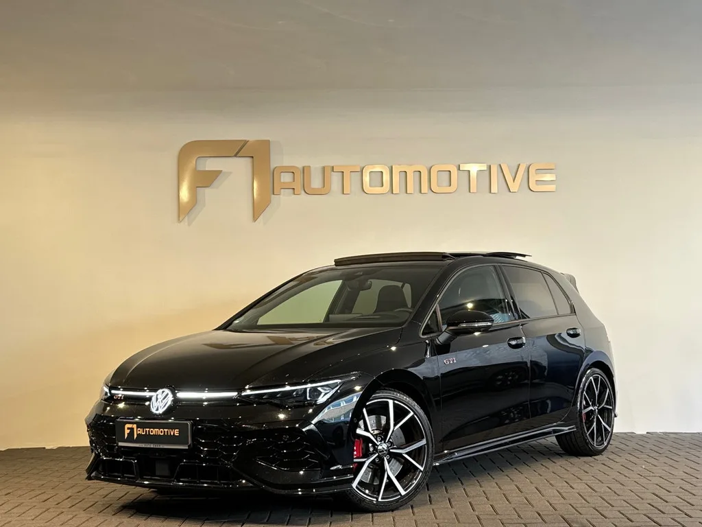 Volkswagen Golf (2025) — foto 1