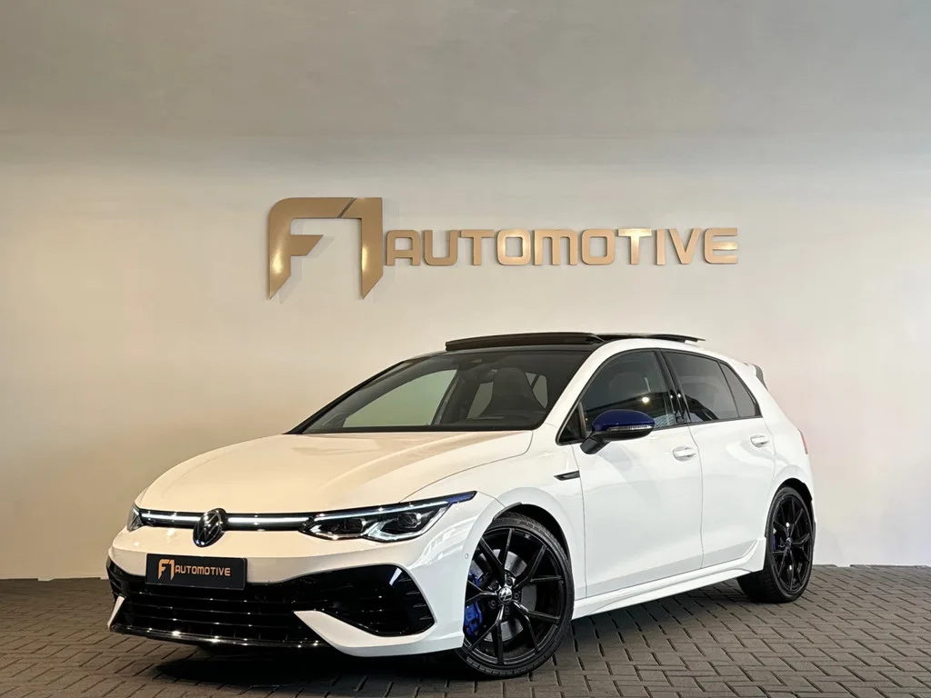 Volkswagen Golf (2023) — foto 1