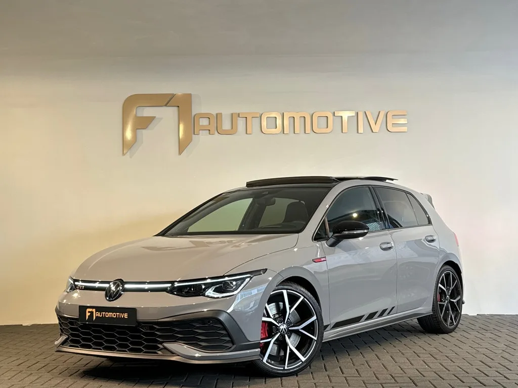Volkswagen Golf (2022) — foto 1