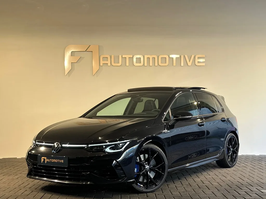 Volkswagen Golf (2023) — foto 1