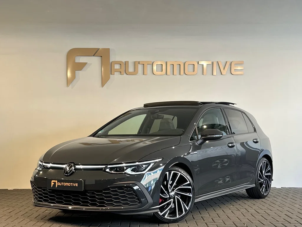 Volkswagen Golf (2022) — foto 1