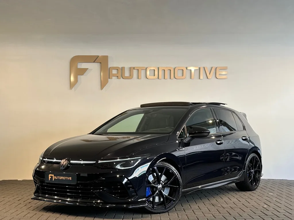 Volkswagen Golf (2021) — foto 1
