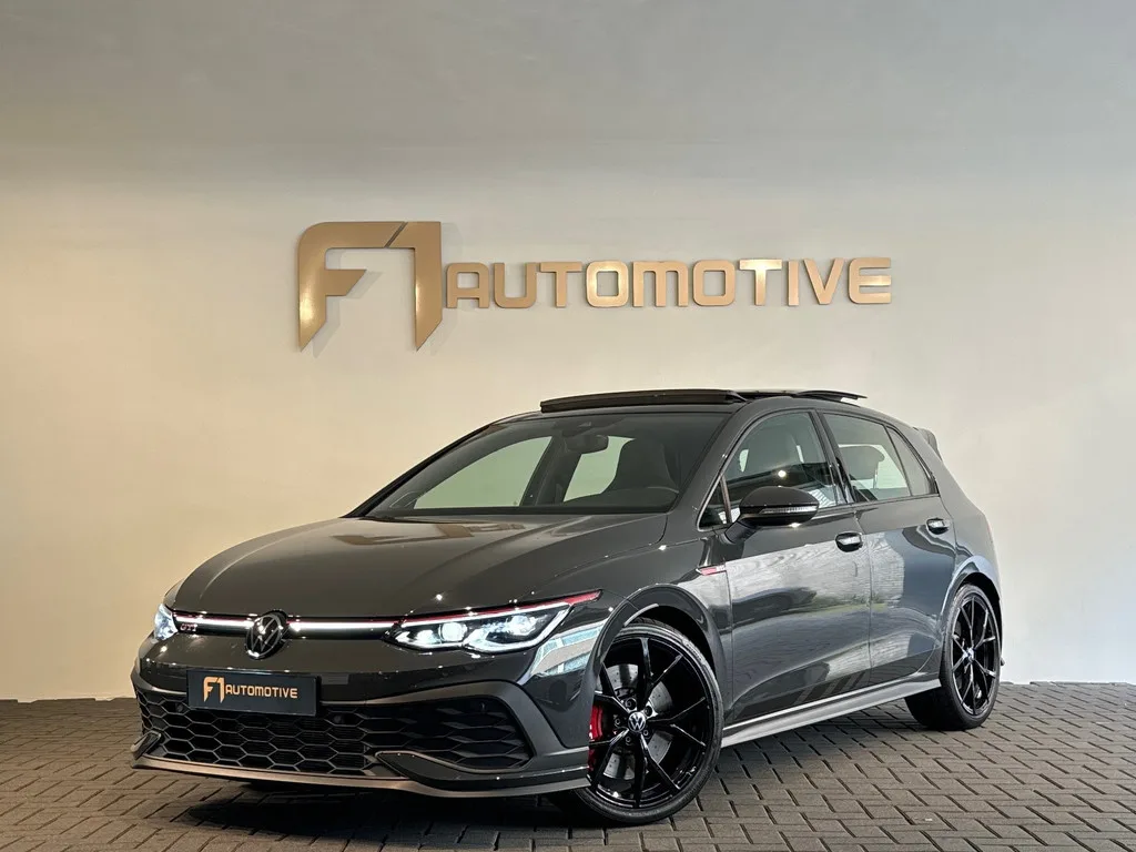 Volkswagen Golf (2023) — foto 1