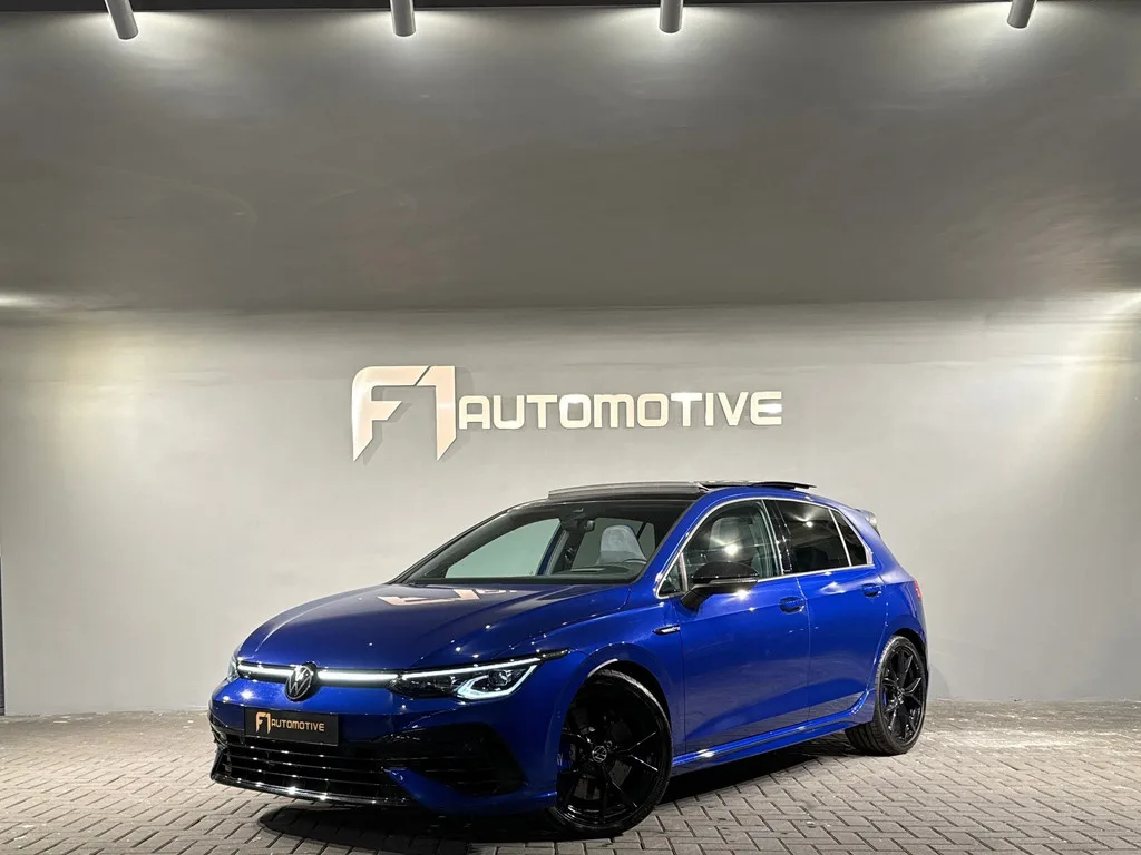 Volkswagen Golf (2022) — foto 1
