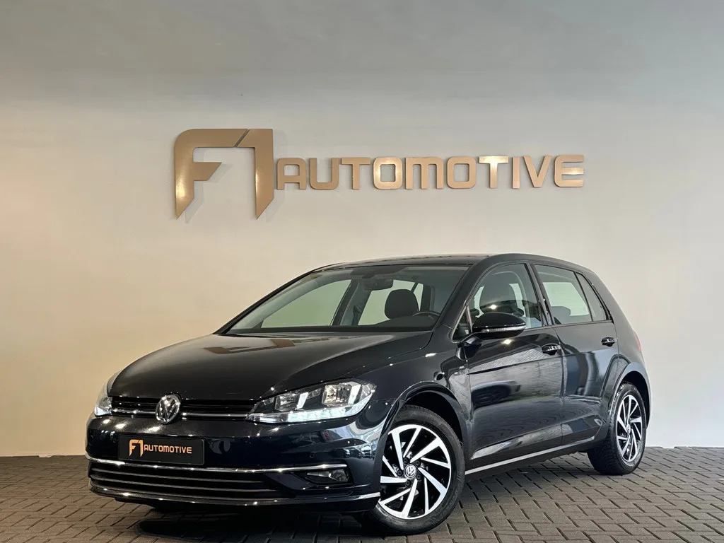 Volkswagen Golf (2018) — foto 1