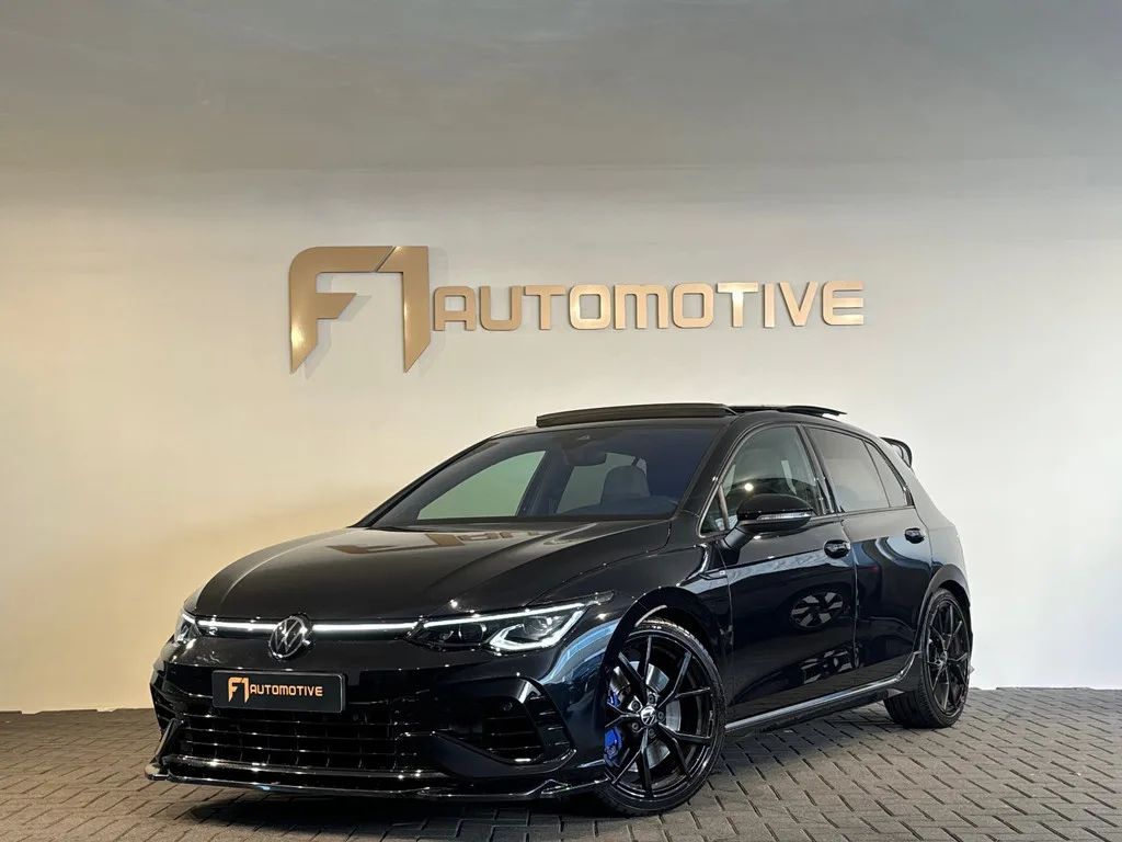 Volkswagen Golf (2022) — foto 1