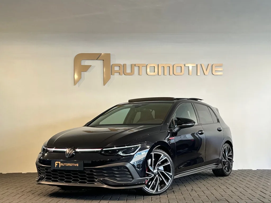 Volkswagen Golf (2021) — foto 1