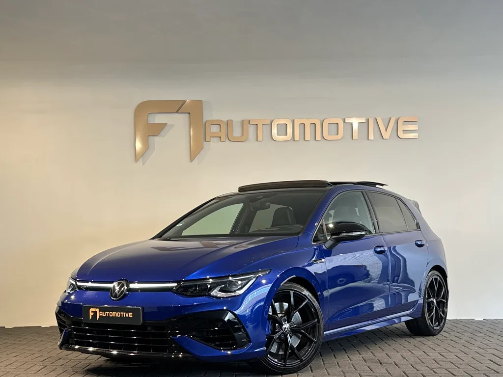 Volkswagen Golf (2022) — foto 1