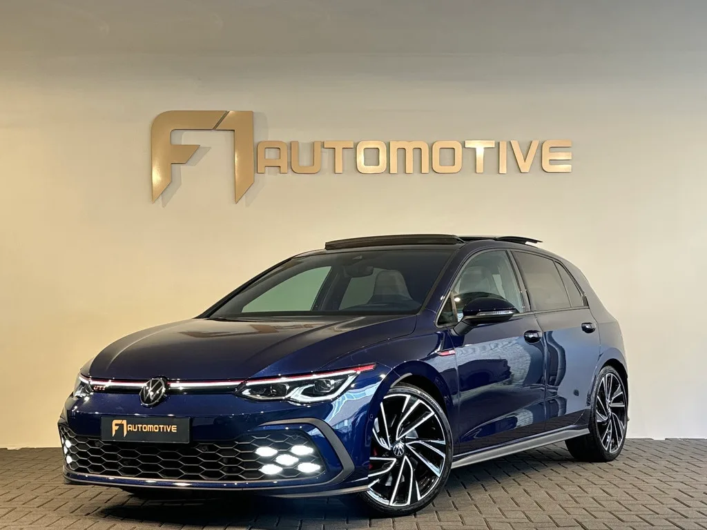 Volkswagen Golf (2021) — foto 1