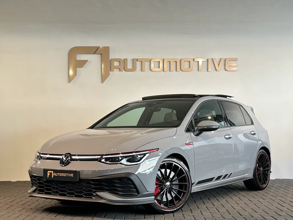 Volkswagen Golf (2023) — foto 1