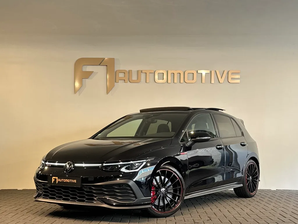 Volkswagen Golf (2024) — foto 1