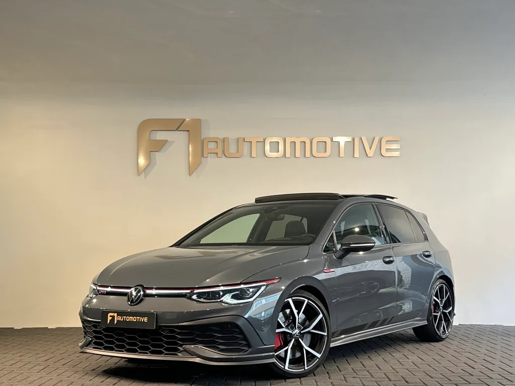 Volkswagen Golf (2021) — foto 1
