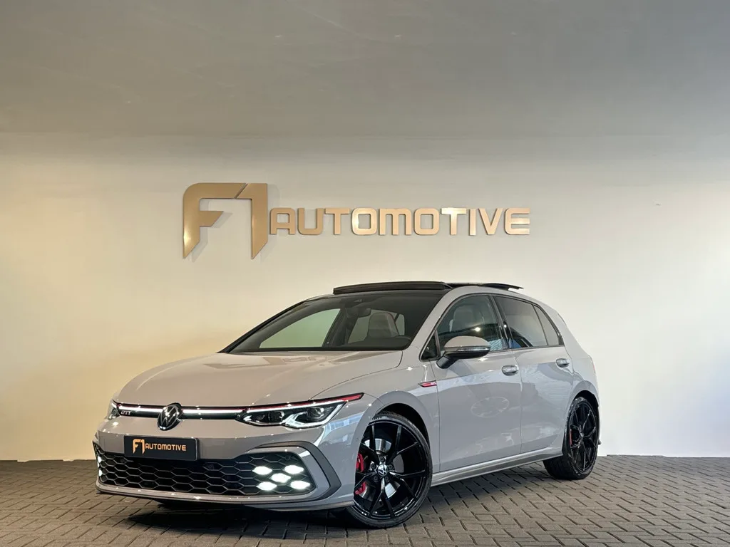 Volkswagen Golf (2021) — foto 1