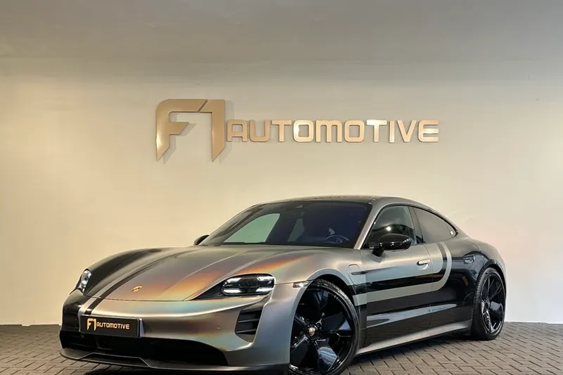 Porsche Taycan (2020)