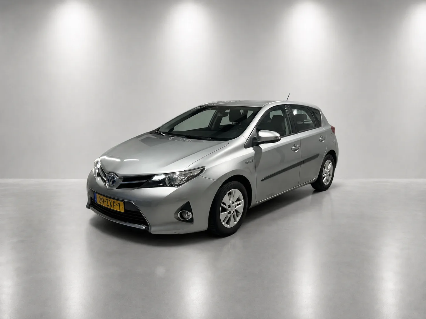 Toyota Auris (2013) — foto 1