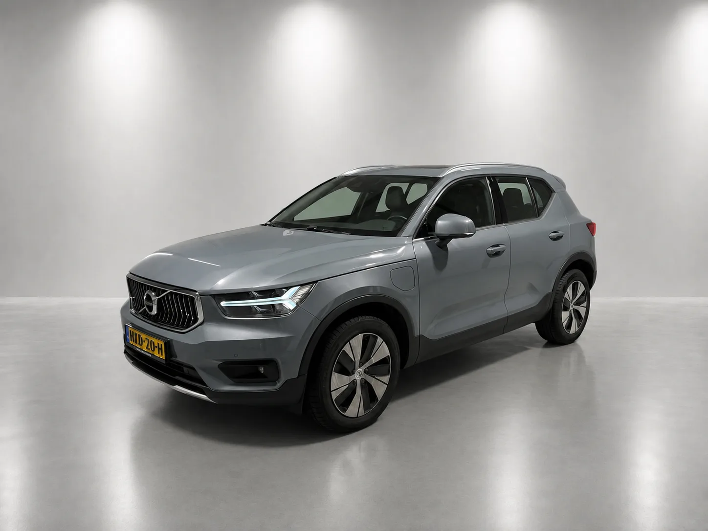 Volvo XC40 (2020) — foto 1