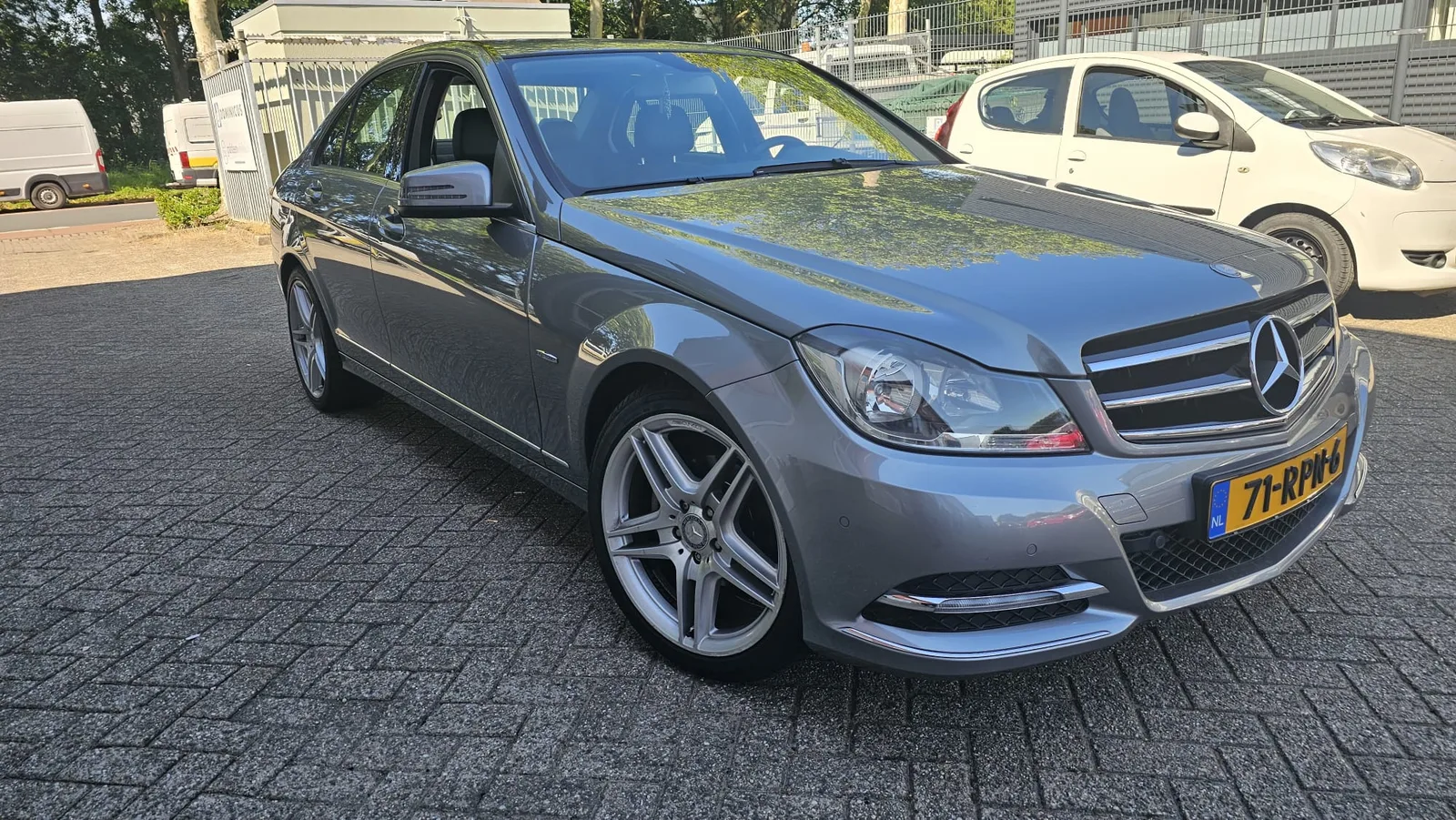 Mercedes-Benz C180 (2011) — foto 1