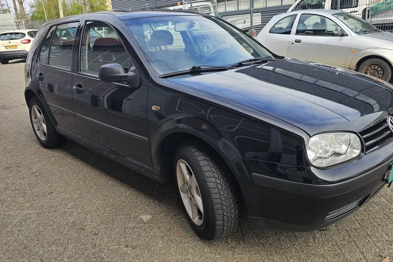 Volkswagen Golf (1998)