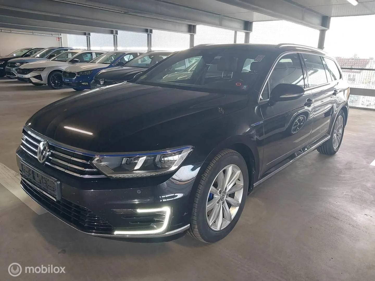 Volkswagen Passat (2017) — foto 1