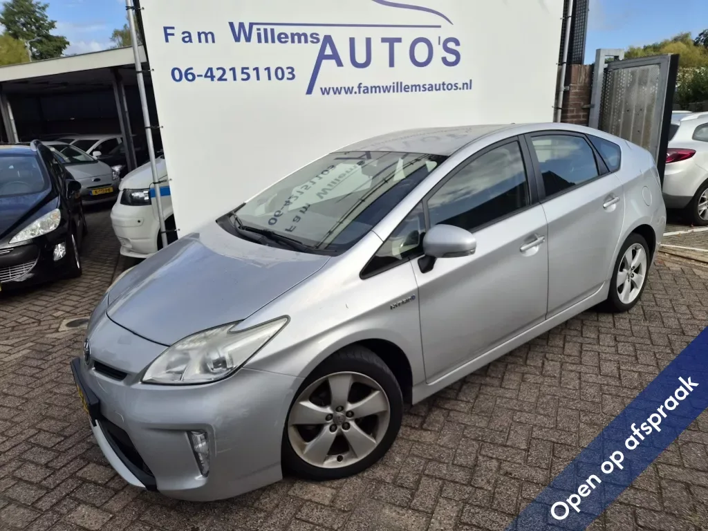 Toyota Prius (2013) — foto 1