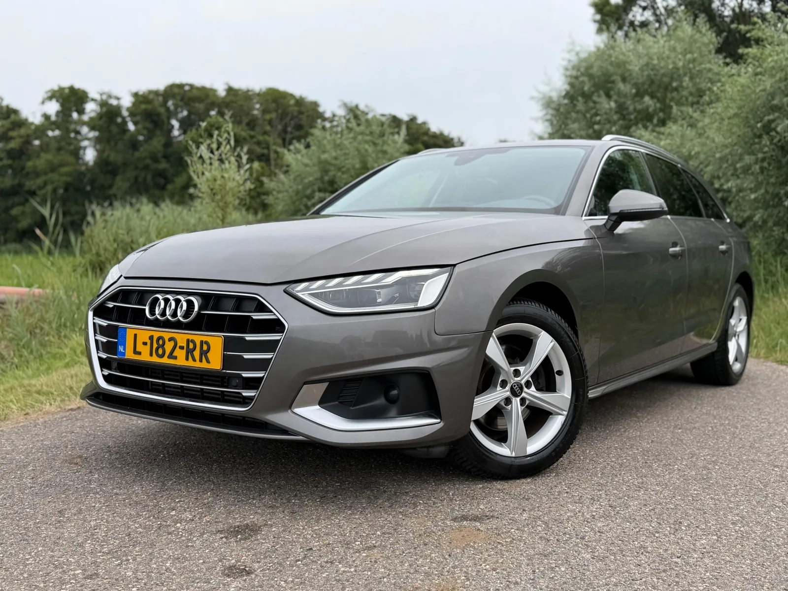 Audi A4 (2021) — foto 1