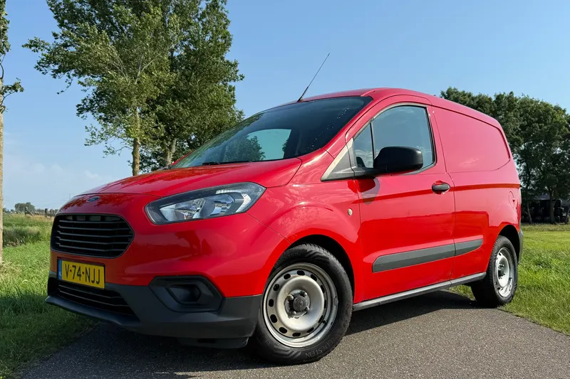 Ford Transit Courier (2018)