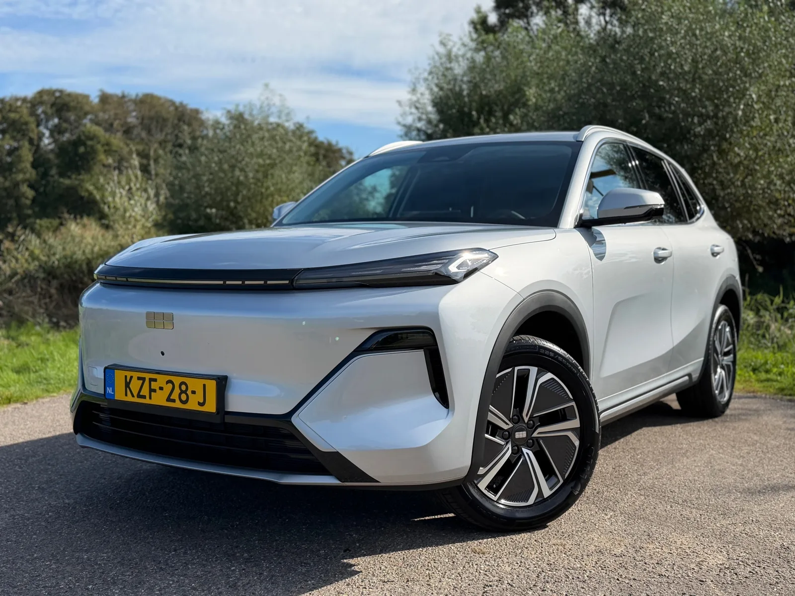 Geely Starray EM-i (2026) — foto 1