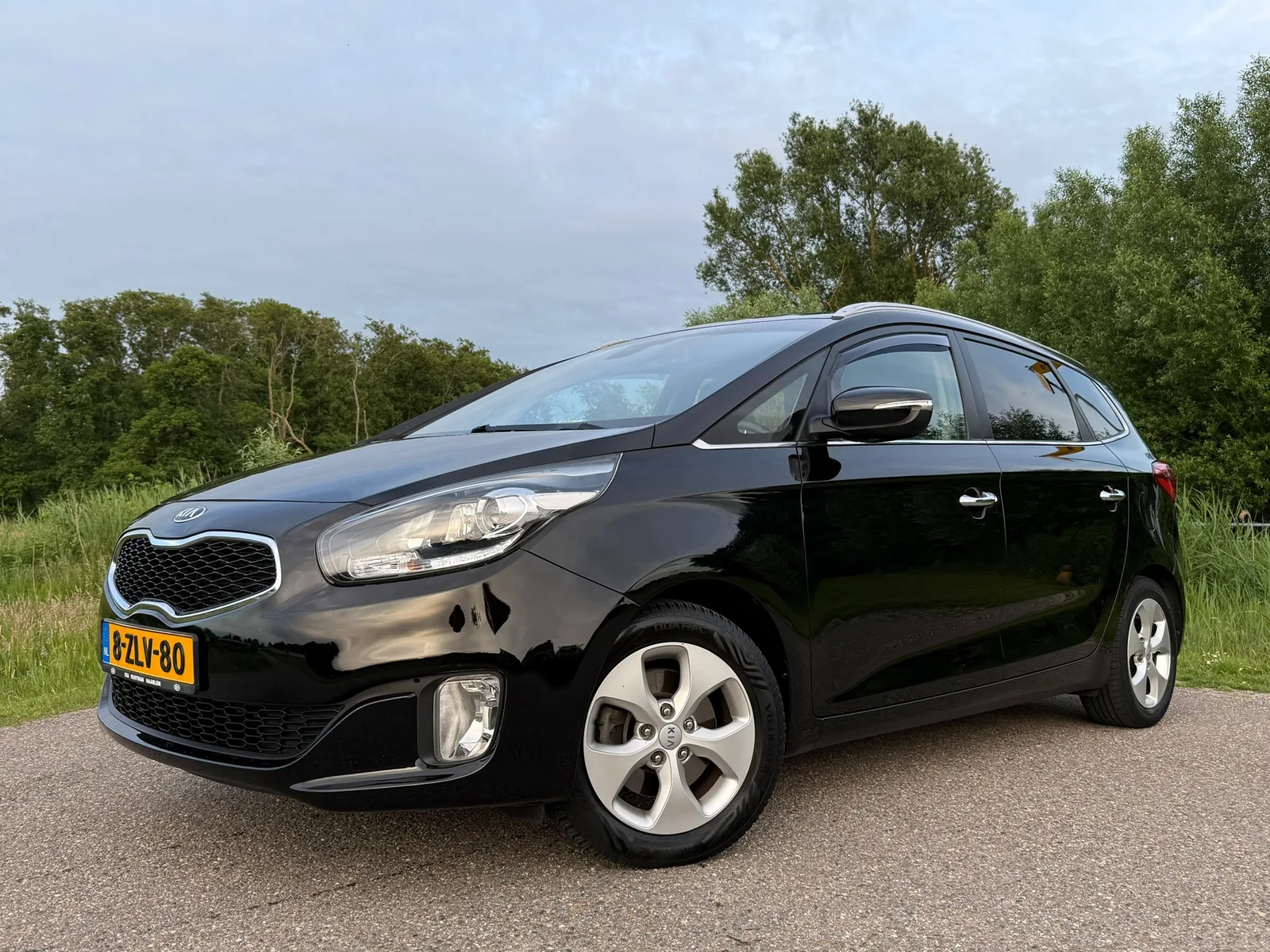 Kia Carens (2015) — foto 1