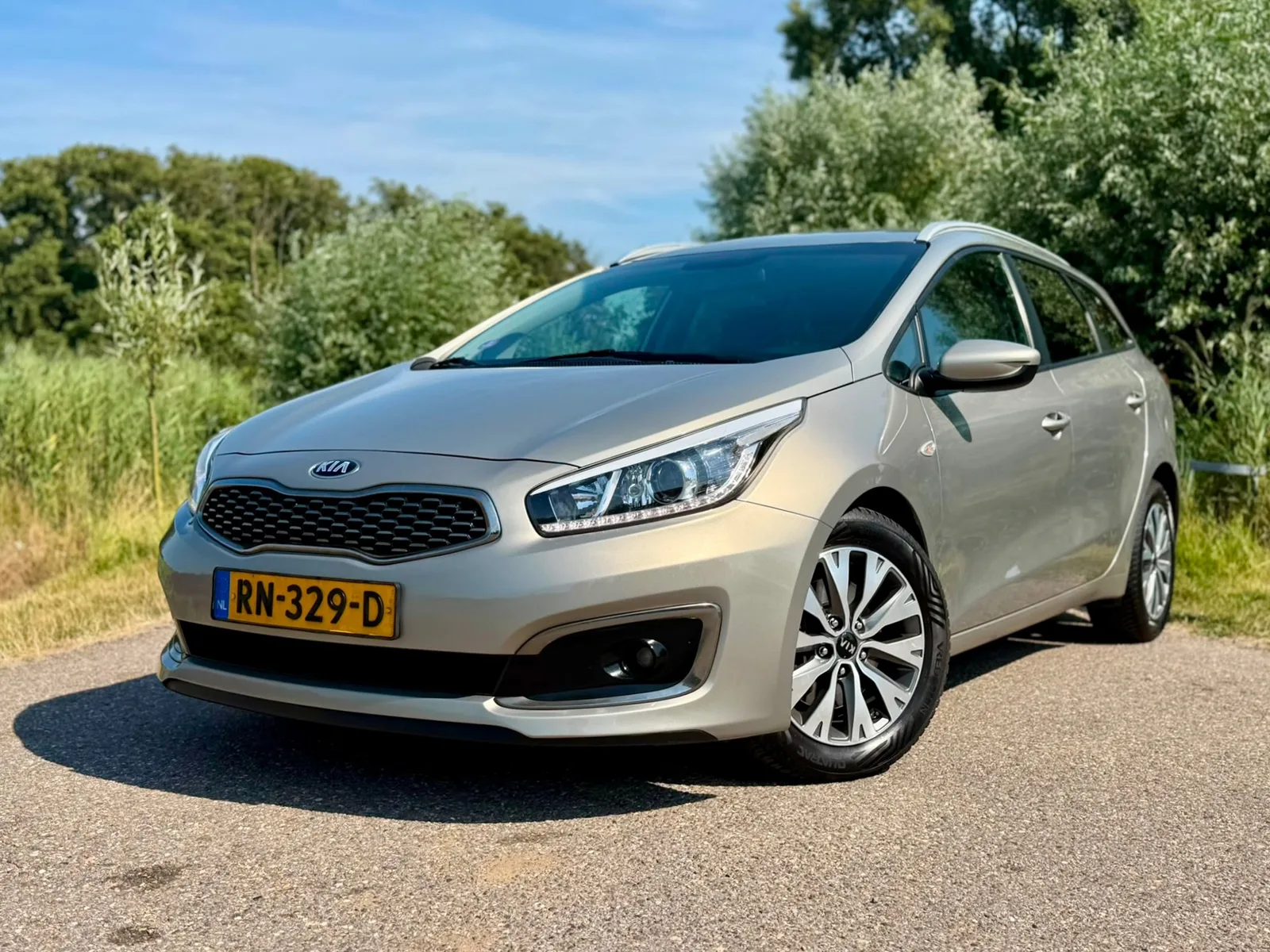 Kia Cee'd (2018) — foto 1