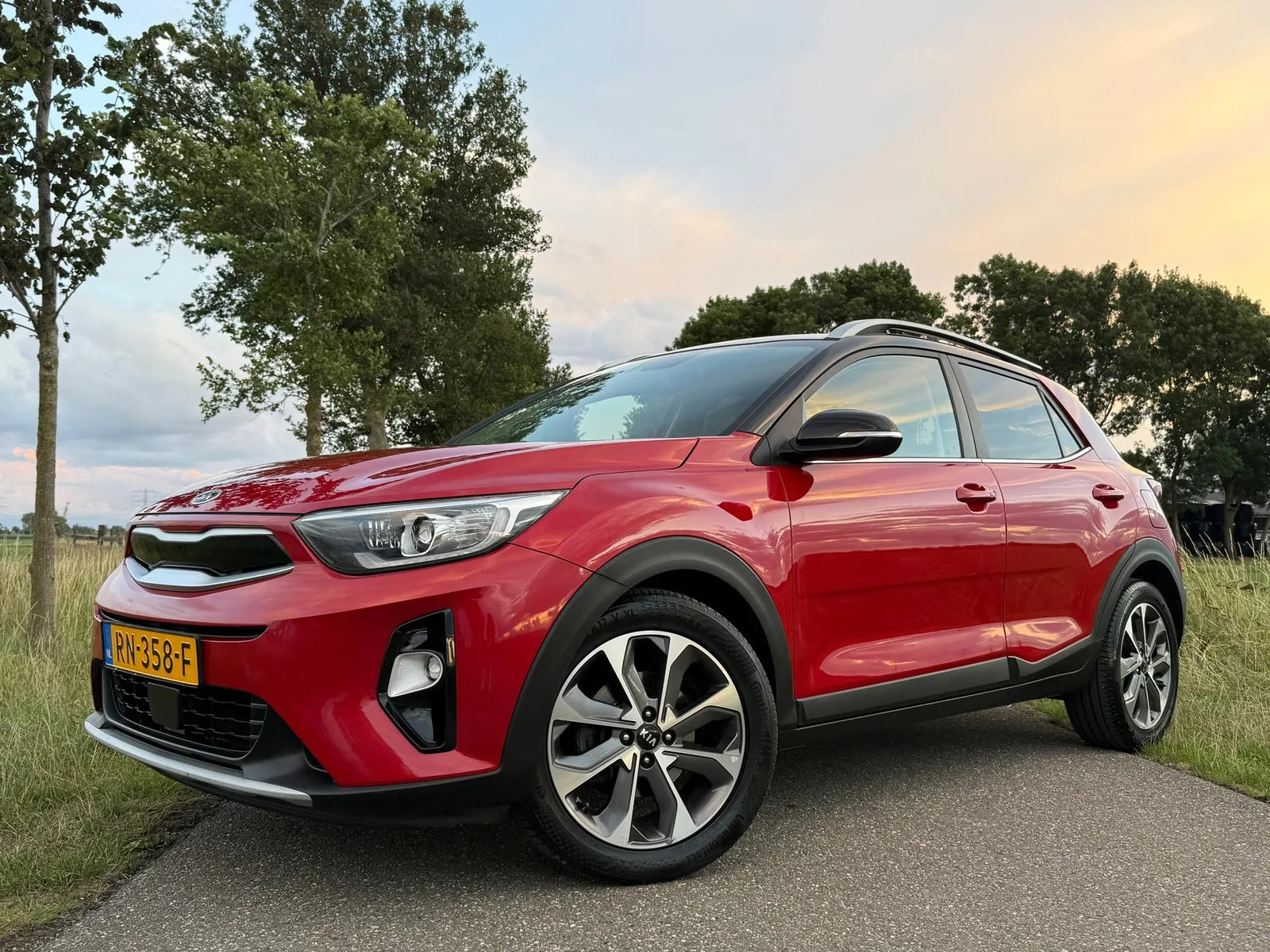 Kia Stonic (2018) — foto 1
