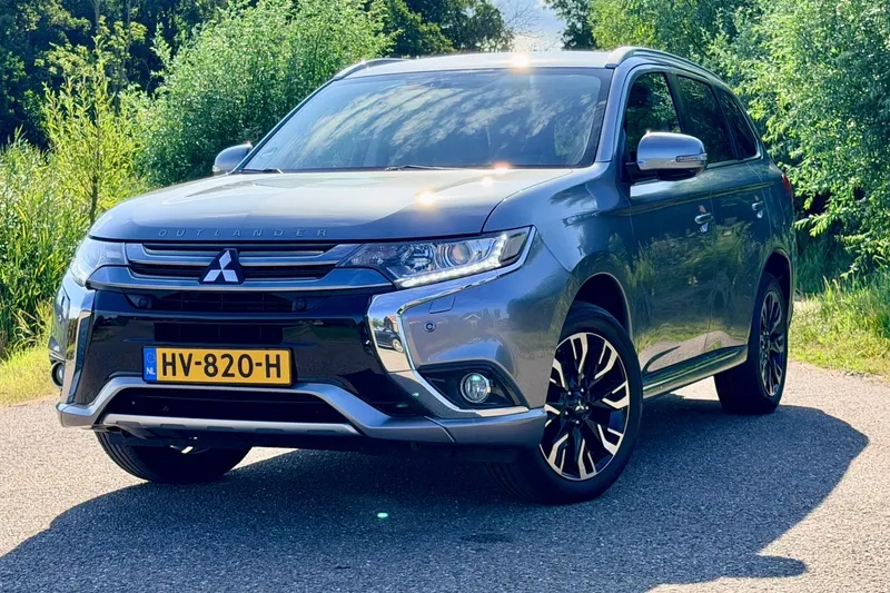 Mitsubishi Outlander (2015)