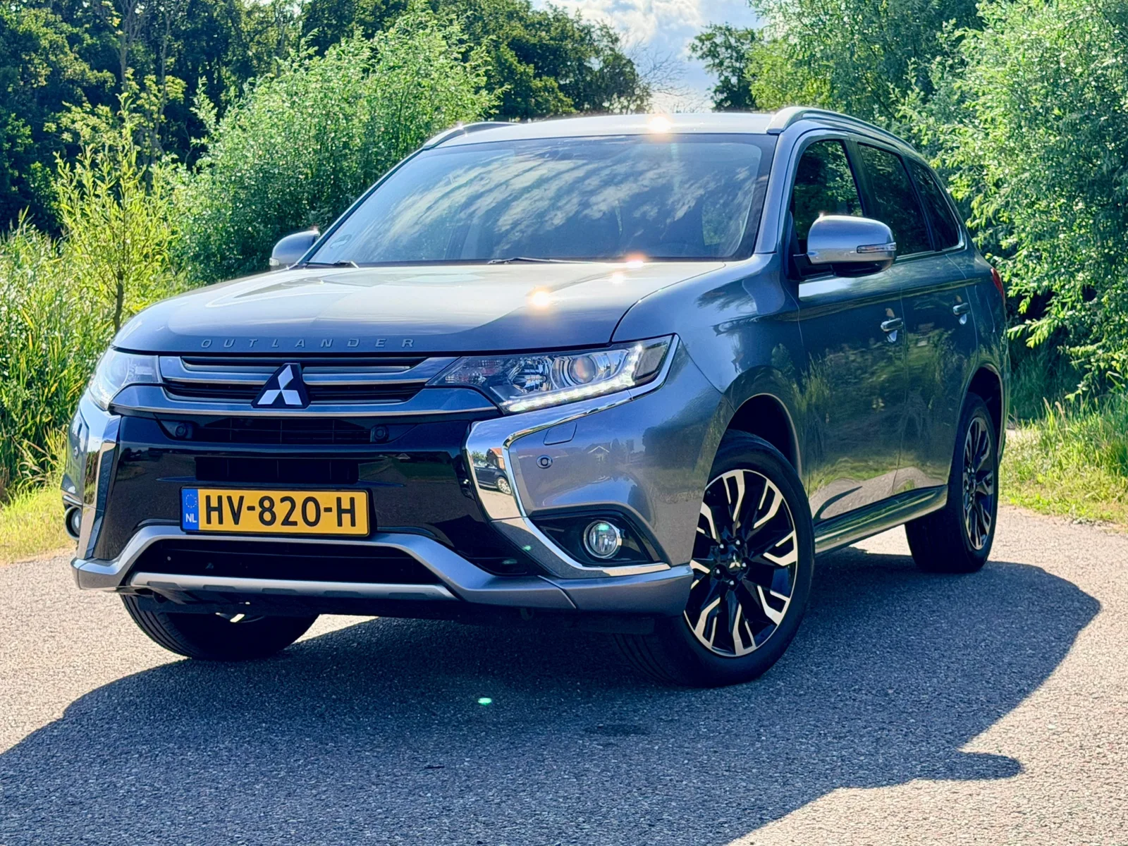 Mitsubishi Outlander (2015) — foto 1