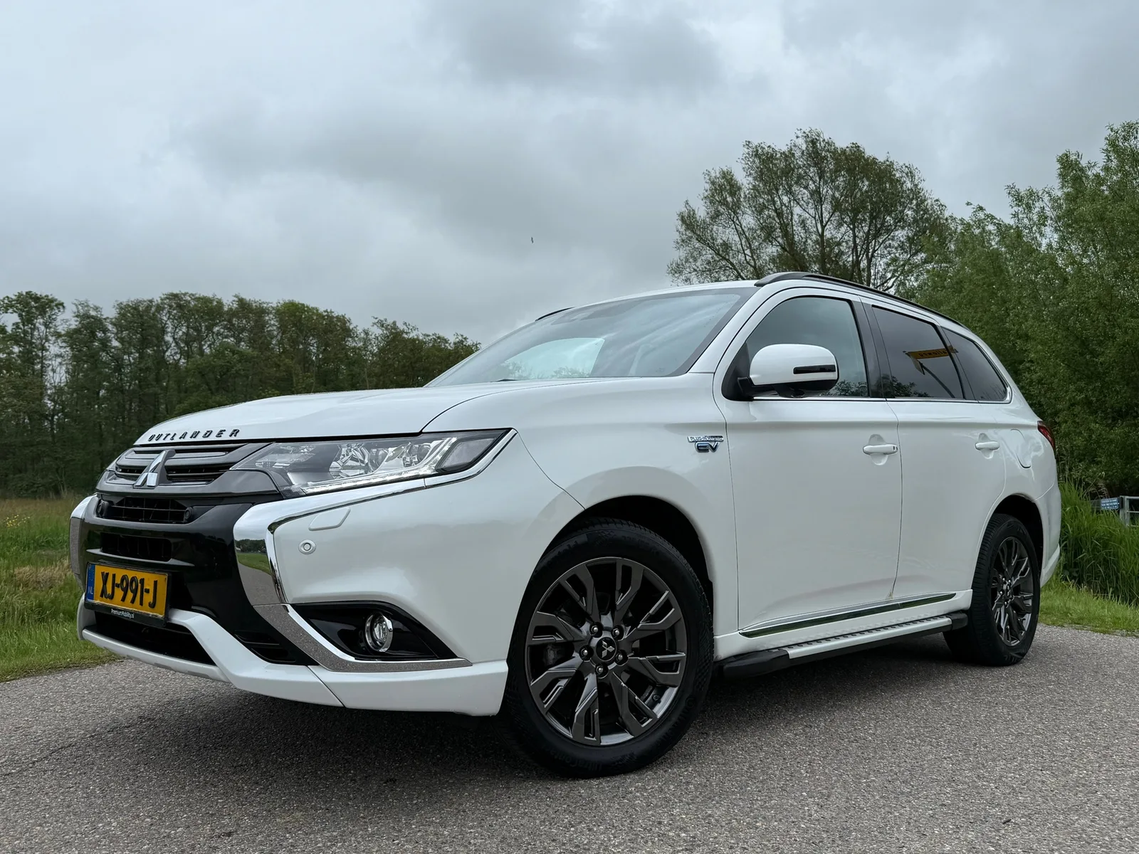 Mitsubishi Outlander (2019) — foto 1