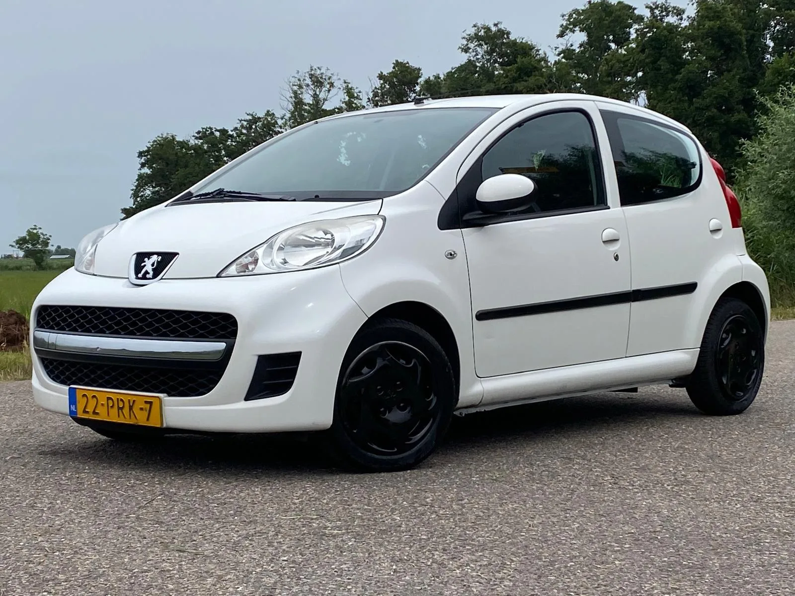 Peugeot 107 (2011) — foto 1