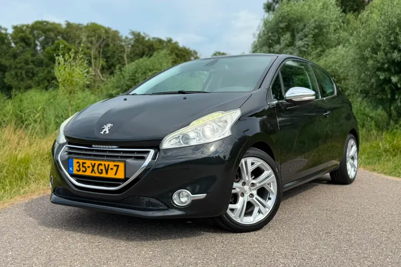 Peugeot 208 (2012)