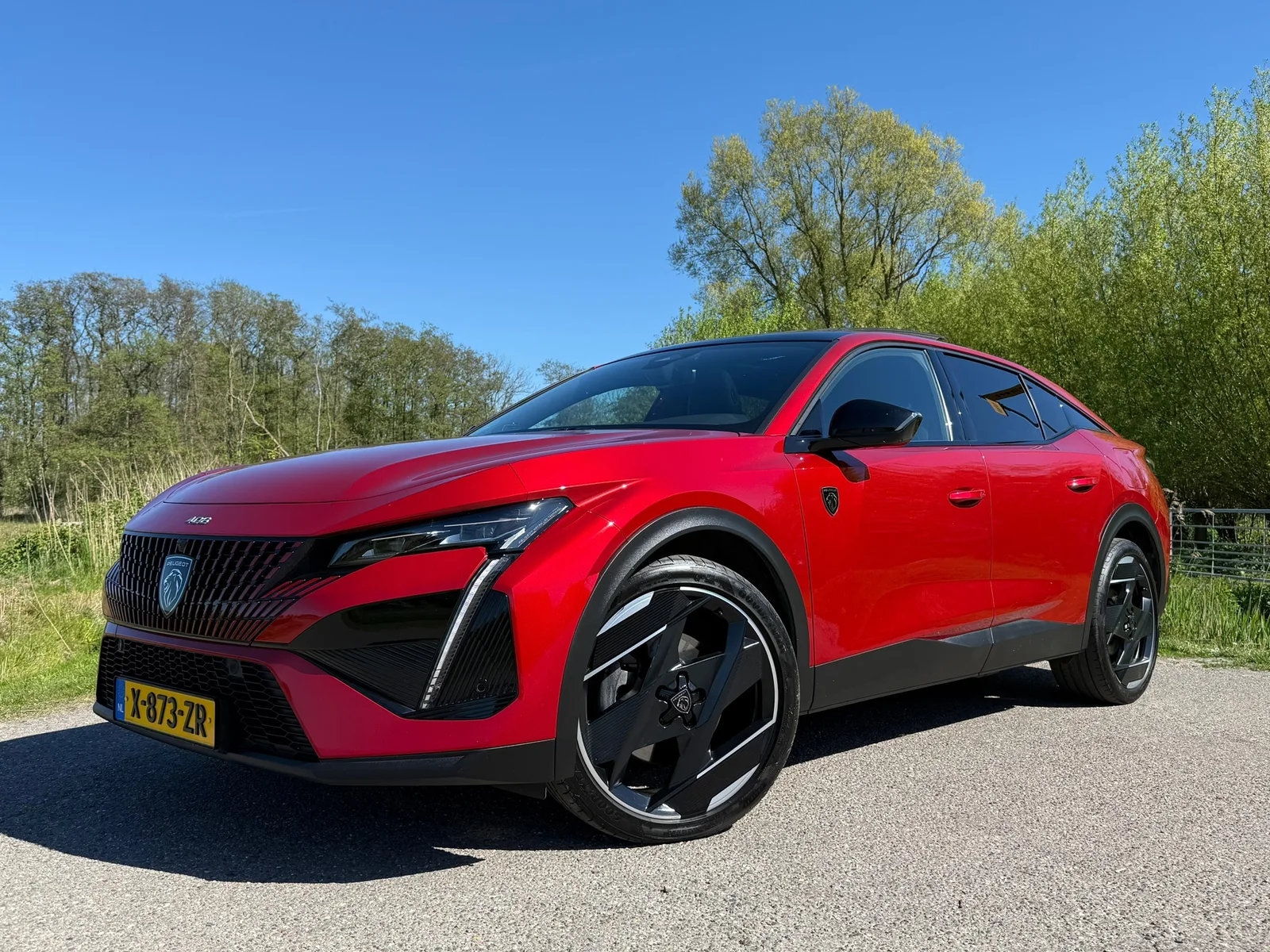 Peugeot 408 (2023) — foto 1