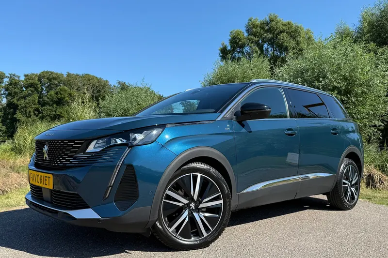 Peugeot 5008 (2021)