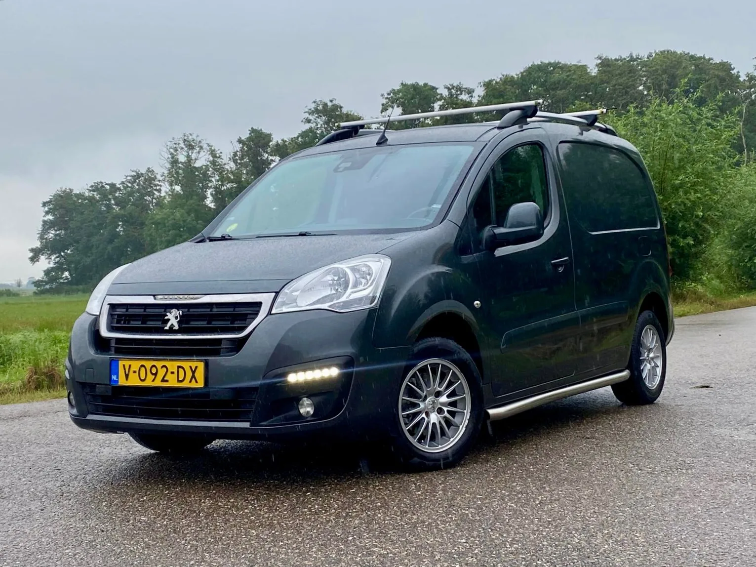 Peugeot Partner (2017) — foto 1