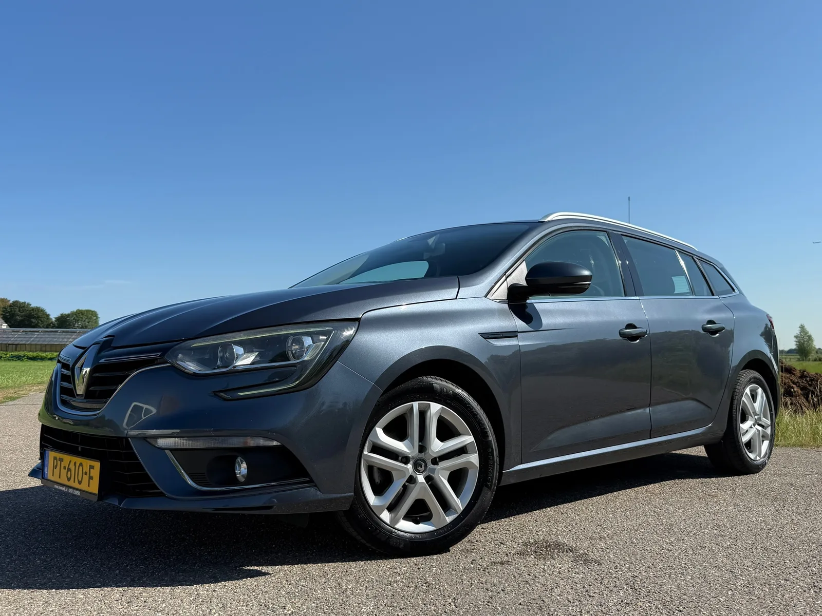 Renault Mégane (2017) — foto 1