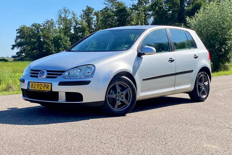 Volkswagen Golf (2005)
