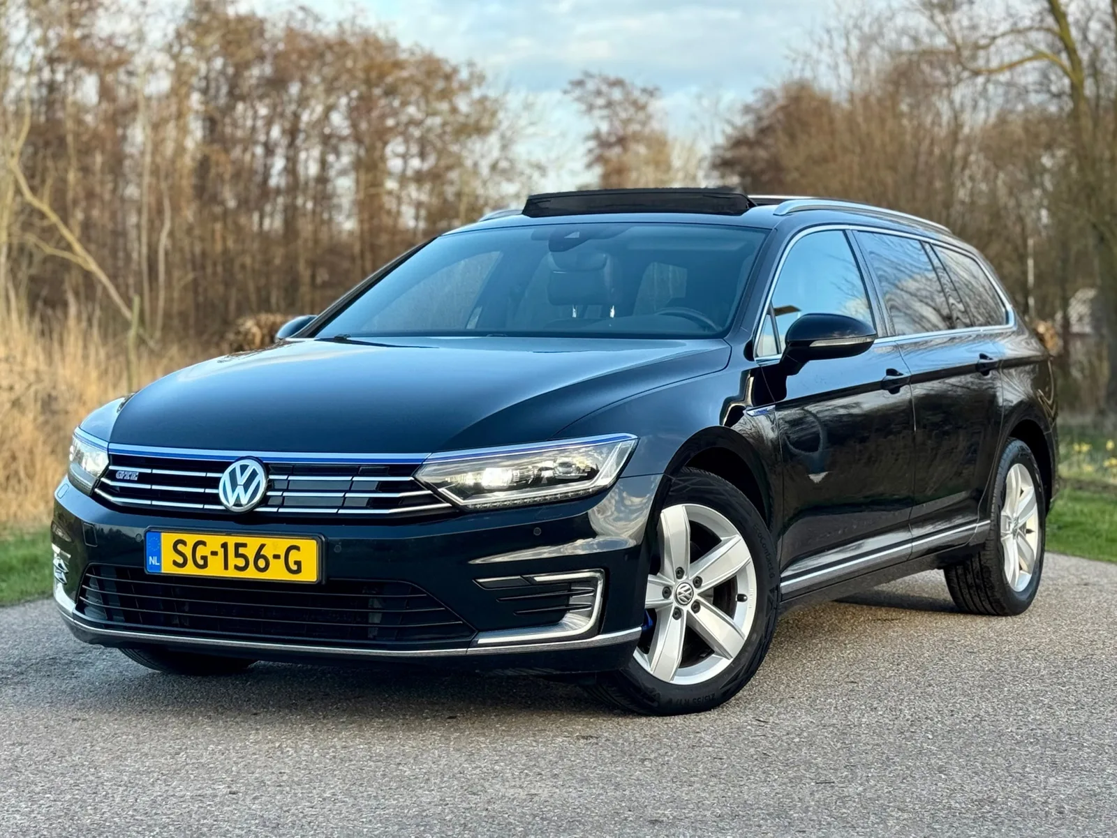 Volkswagen Passat (2016) — foto 1