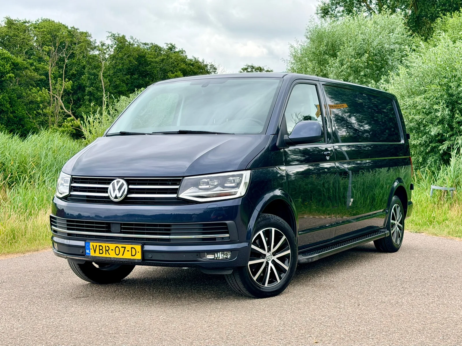 Volkswagen Transporter (2019) — foto 1